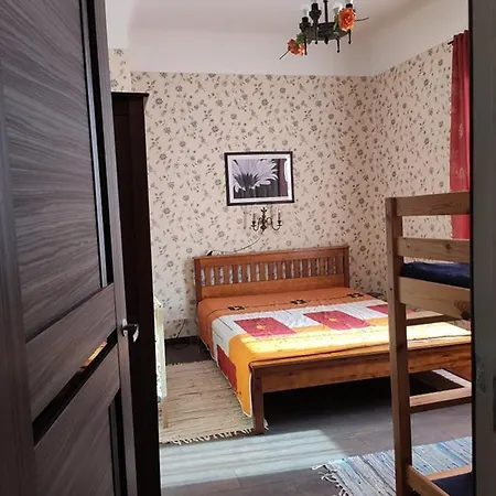 Chelsea Roosi 11 Apartment *